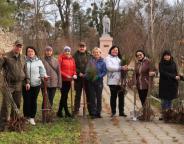 Лісівники взяли участь у заходах з  озеленення території Олеського замку
