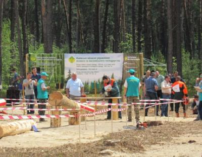 На Львівщині змагалися вальники лісу