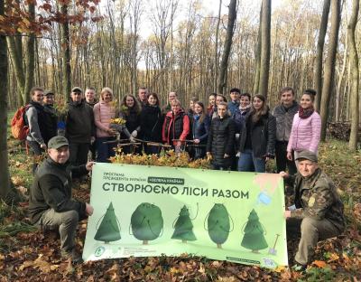 Лісівники та екологи спільно висаджували ліс