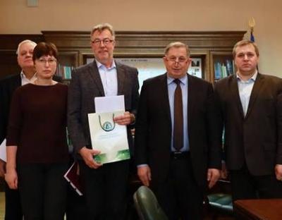 Українським лісівникам передано комплект обладнання для проведення інвентаризації лісів