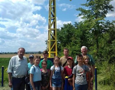ЛІСІВНИКИ ВШАНУВАЛИ ПАМ'ЯТЬ НЕСКОРЕНИХ БОРЦІВ
