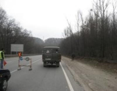 Працівниками ДП "Львівський лісгосп" проведено санітарну очистку придорожніх смуг