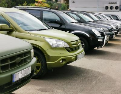 Лісівники Львівщини до Дня працівника лісу  передали 10 позашляховиків для ЗСУ та отримали 6 пожежних автомобілів від ДСНС