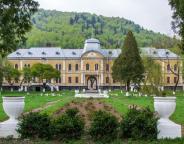Палац Гредлів на Львівщині, який мало хто помічає дорогою в Карпати